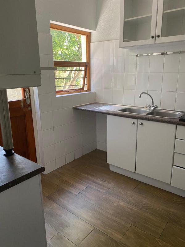 To Let 2 Bedroom Property for Rent in Kenilworth Western Cape